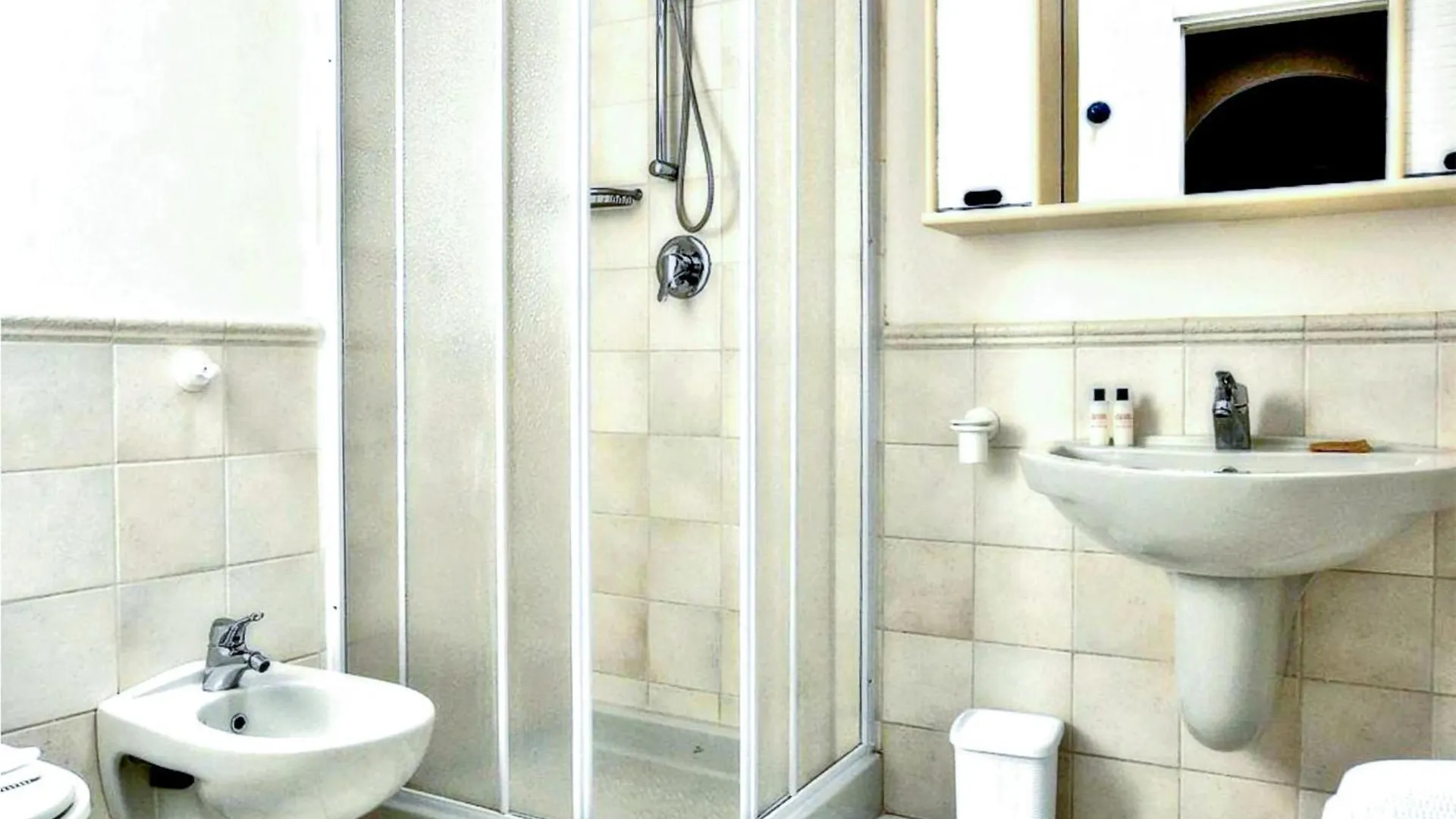 1 Bedroom Cozy Apartment In Cola Sona